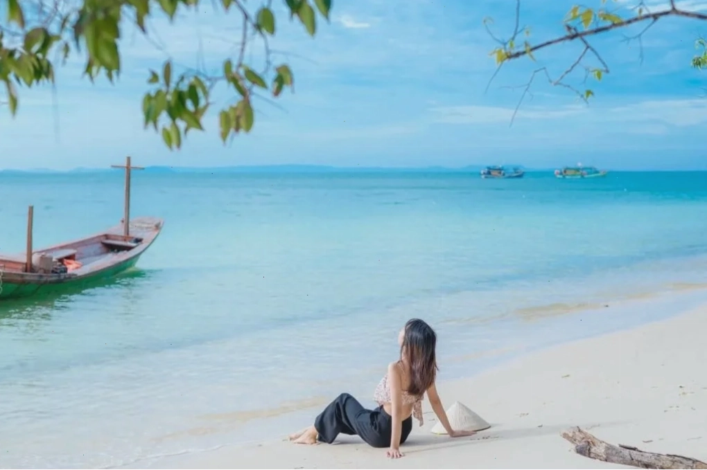 Bãi Rạch Vẹm Phú Quốc với sao biển đỏ