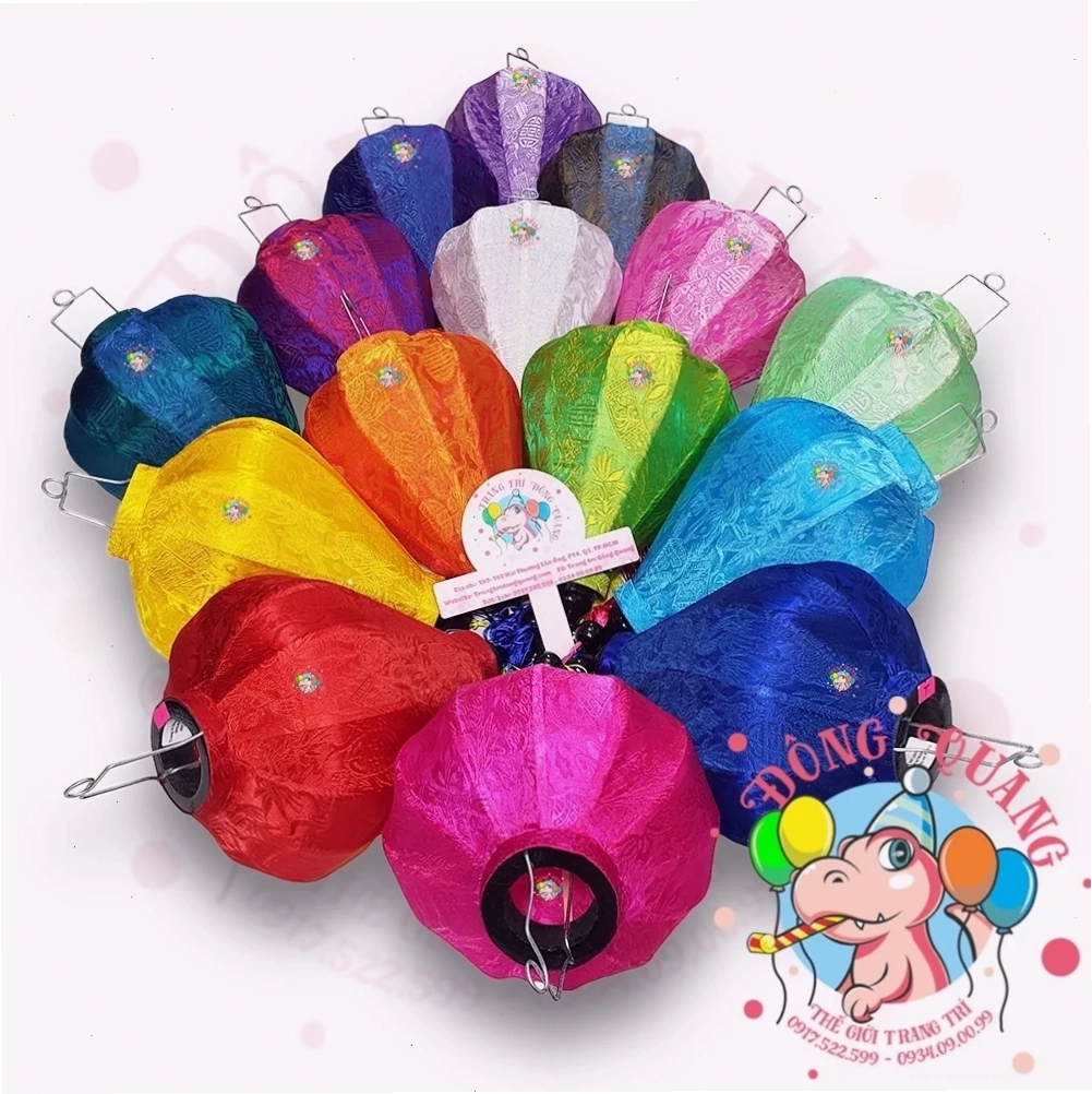 Đèn lồng Hội An vải lụa gấm dáng tỏi Đèn lồng Hội An vải lụa gấm dáng tỏi lung linh