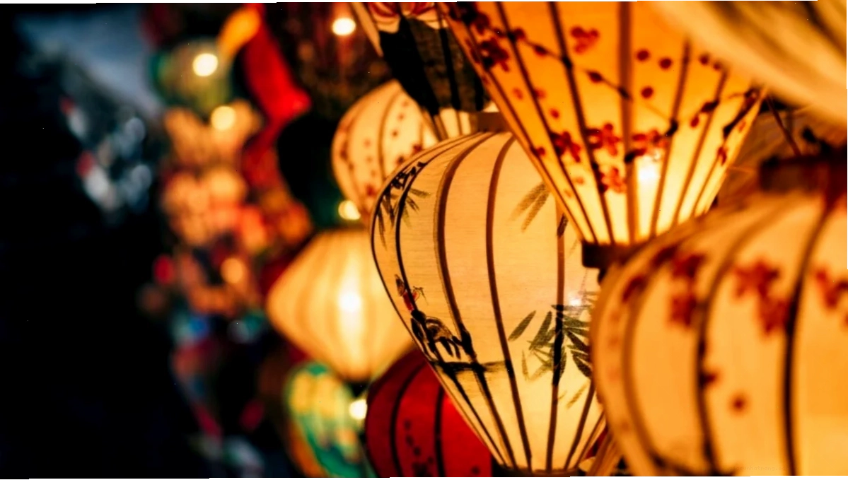 lồng đèn Hội An với hoa văn tinh xảo