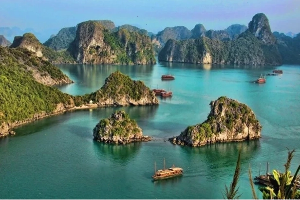Vẻ đẹp Vịnh Hạ Long trong tranh thủy mặc phong thủy