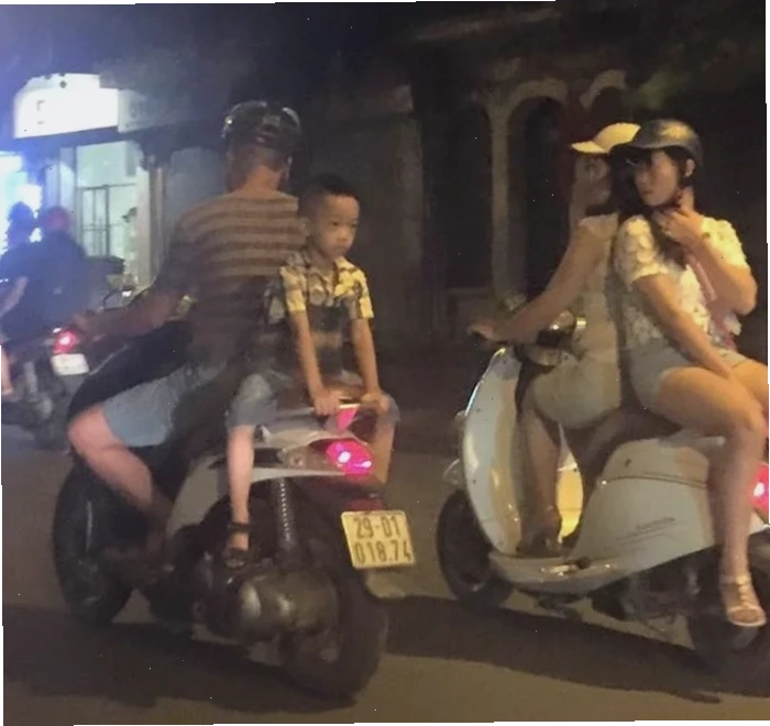 Xe máy linh hoạt trong mọi tình huống Xe máy vượt qua khó khăn giao thông